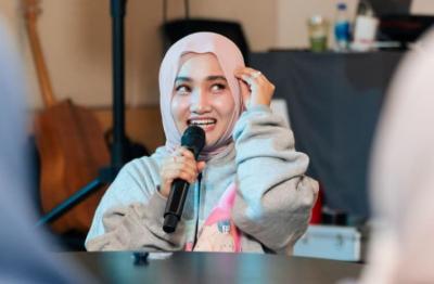Mengintip Keseruan Fatin Shidqia dan Fans Ungkap Makna Mendalam Single Tidur Siang –