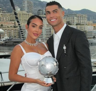 Kisah Cinta Cristiano Ronaldo dengan Georgina: Berawal dari Toko hingga Akhirnya Menikah Usai 10 Tahun Bersama –