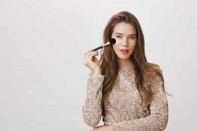 Setelah Treatment Kulit Wajah, Kapan Boleh Pakai Makeup dan Skincare? Ini Kata Dokter –